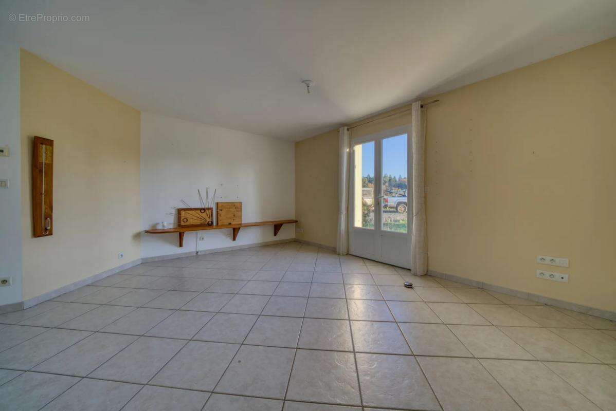 Maison à SAINT-SAVINIEN