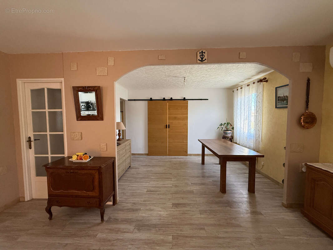 Maison à MEYNES