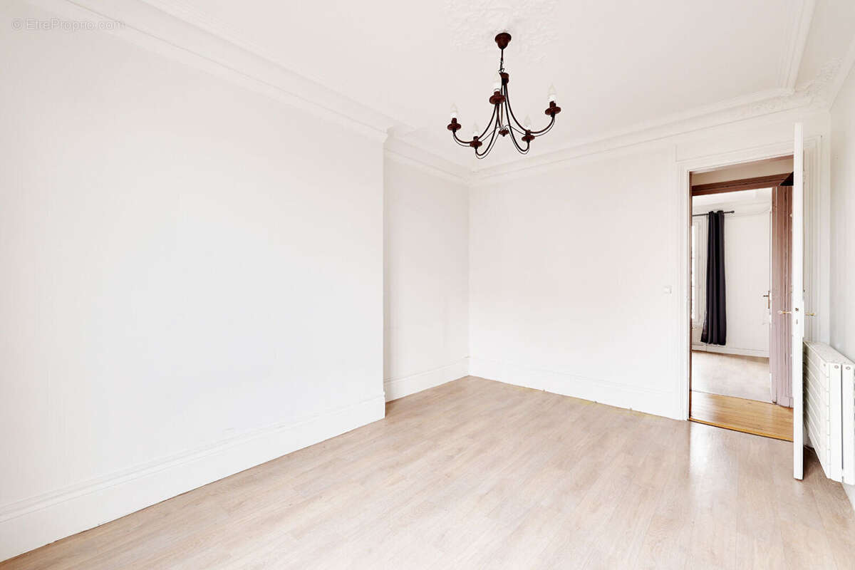 Appartement à PARIS-18E