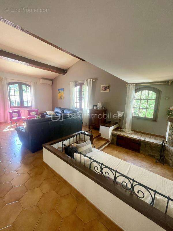 Maison à SIX-FOURS-LES-PLAGES