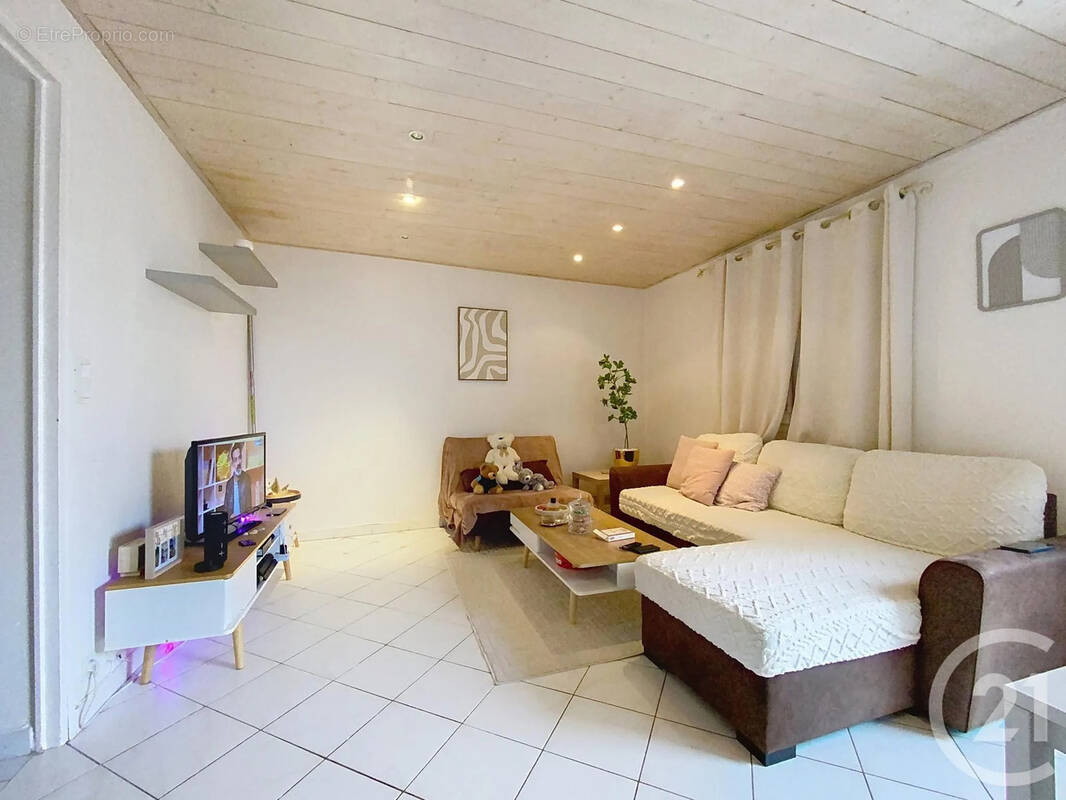 Appartement à DAMMARIE-LES-LYS