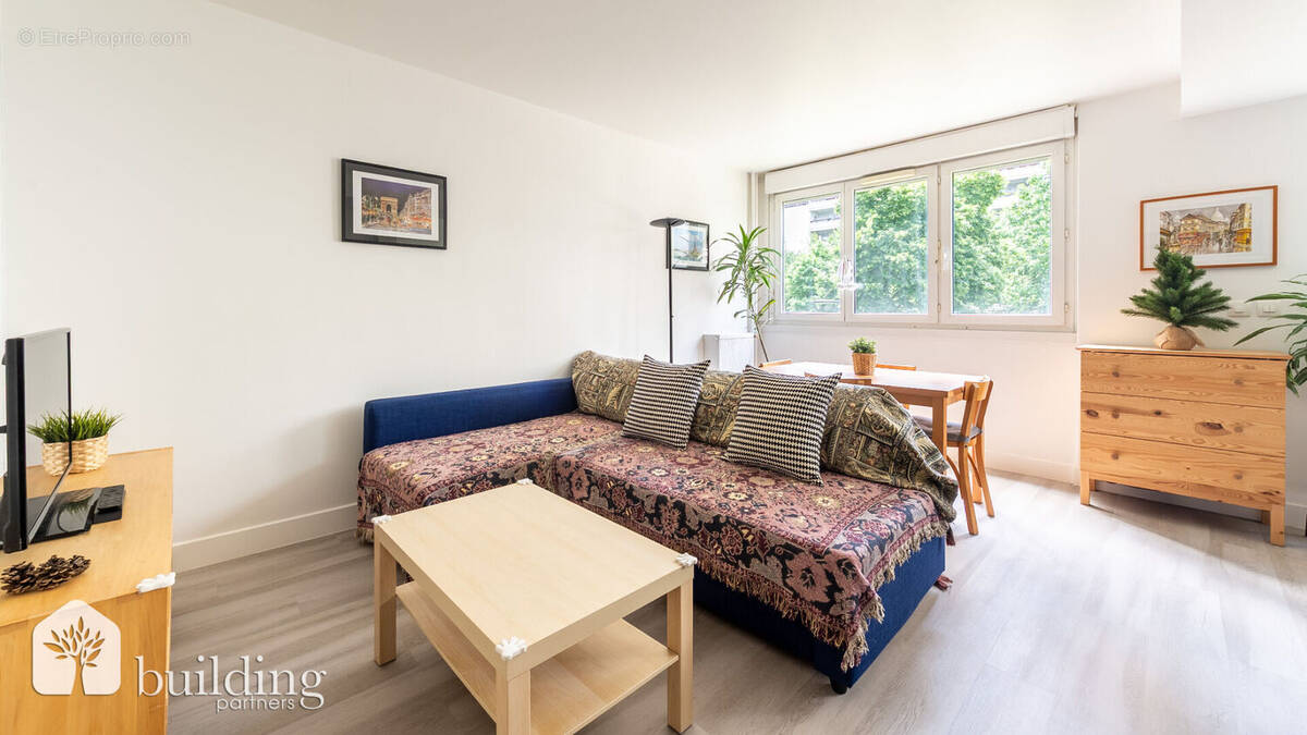 Appartement à COURBEVOIE