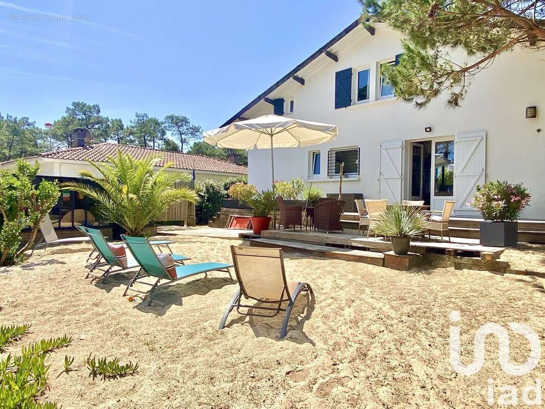 Photo 2 - Maison à SAINT-JULIEN-EN-BORN