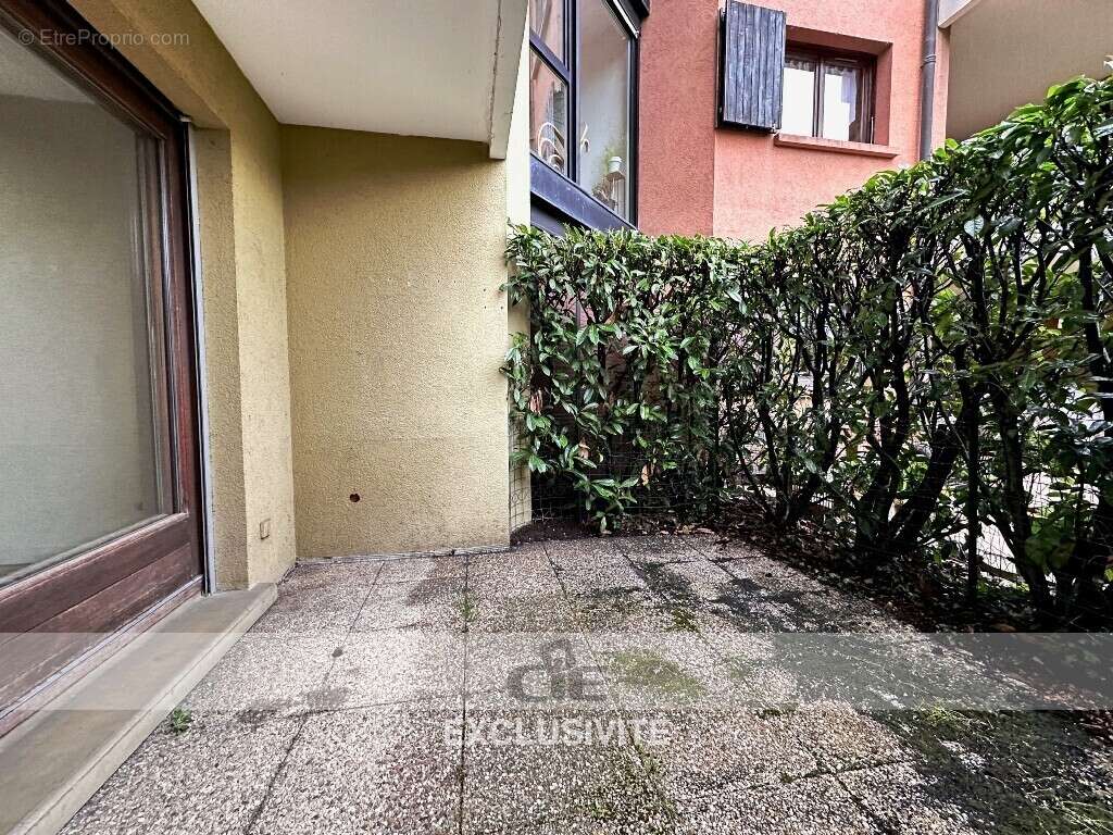 Appartement à COLLONGES-SOUS-SALEVE