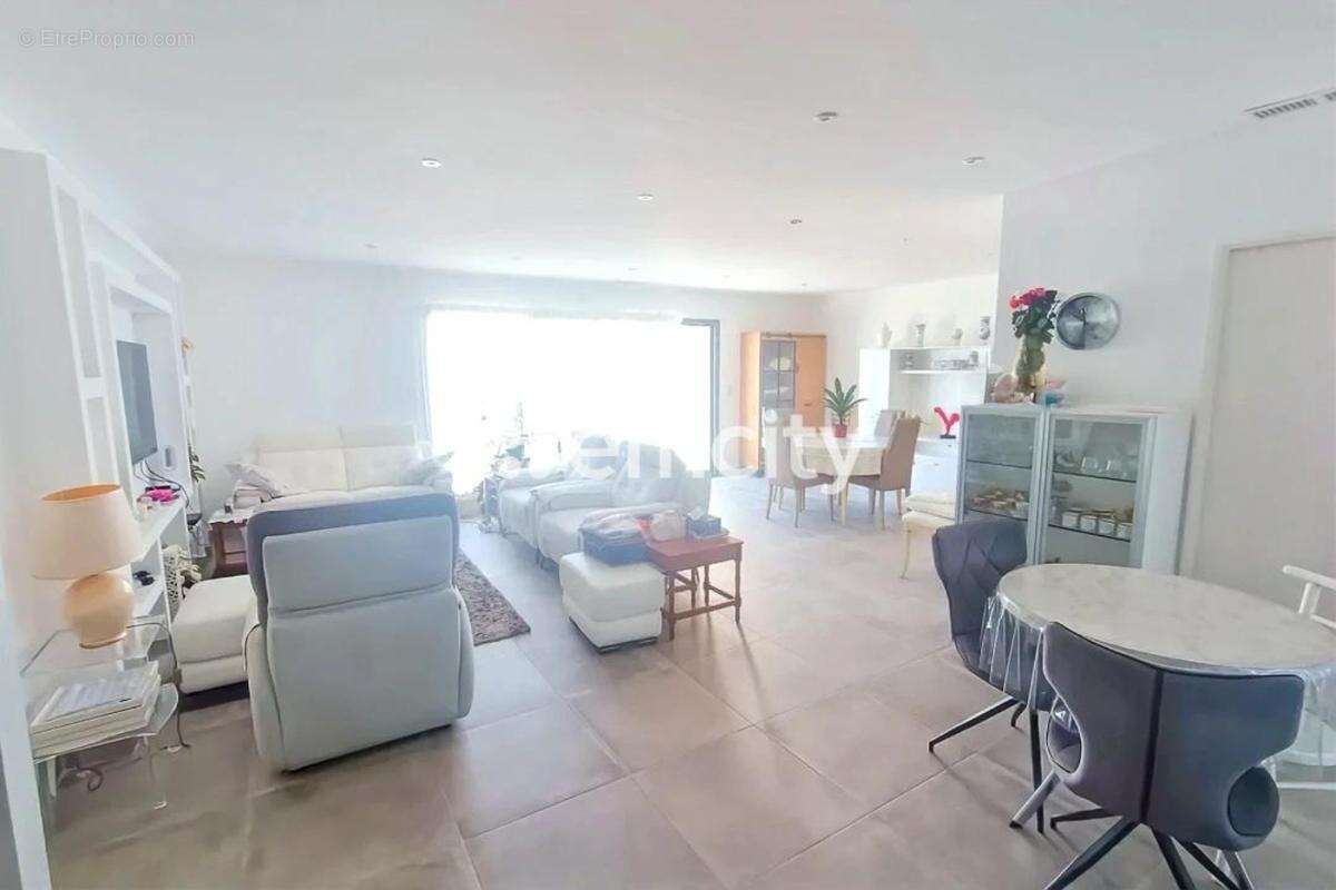 Maison à COLOMBIERS