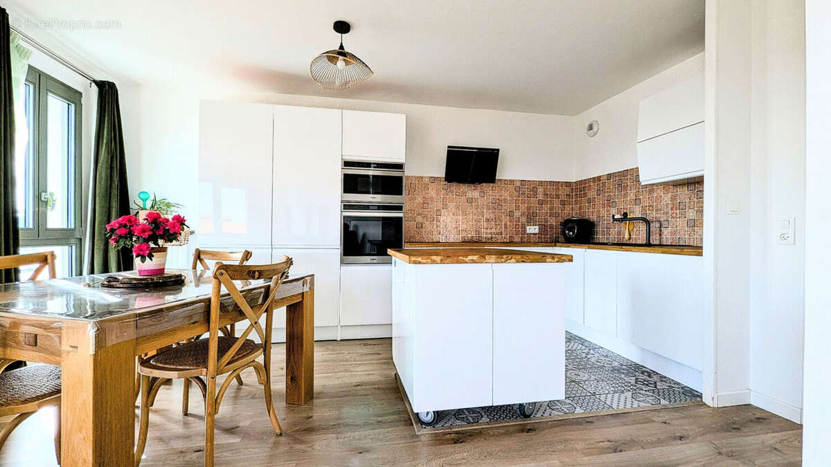 Appartement Saint Denis 4 pièce(s) 80.45 m2 - photo 4