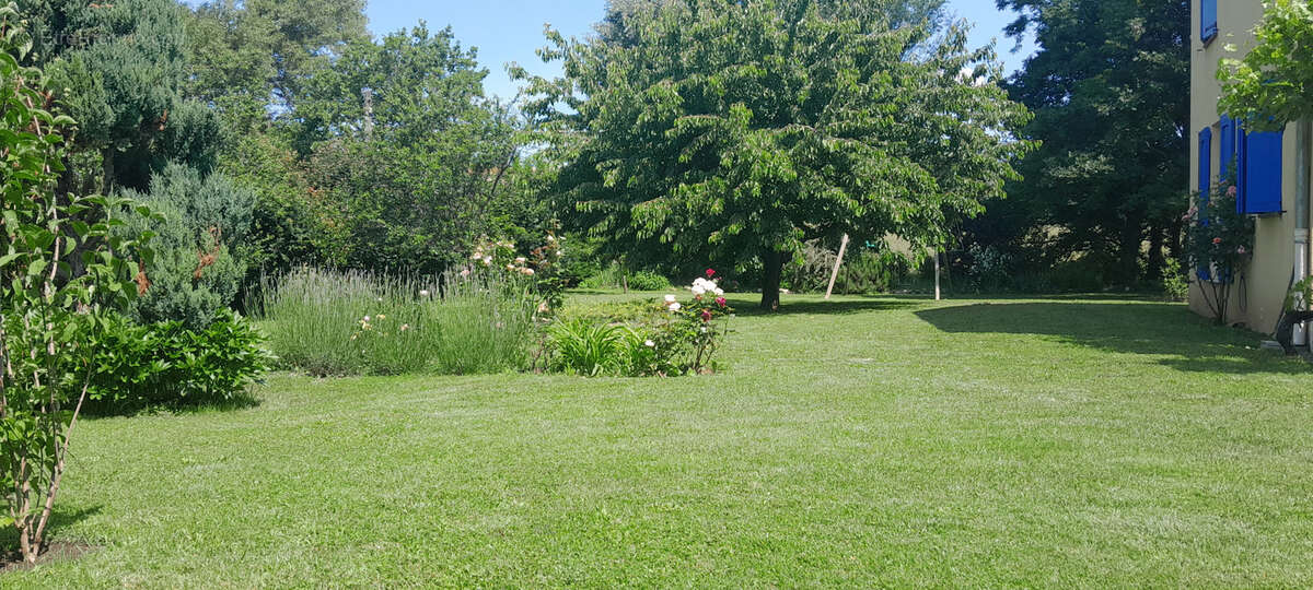 Maison à LARAGNE-MONTEGLIN