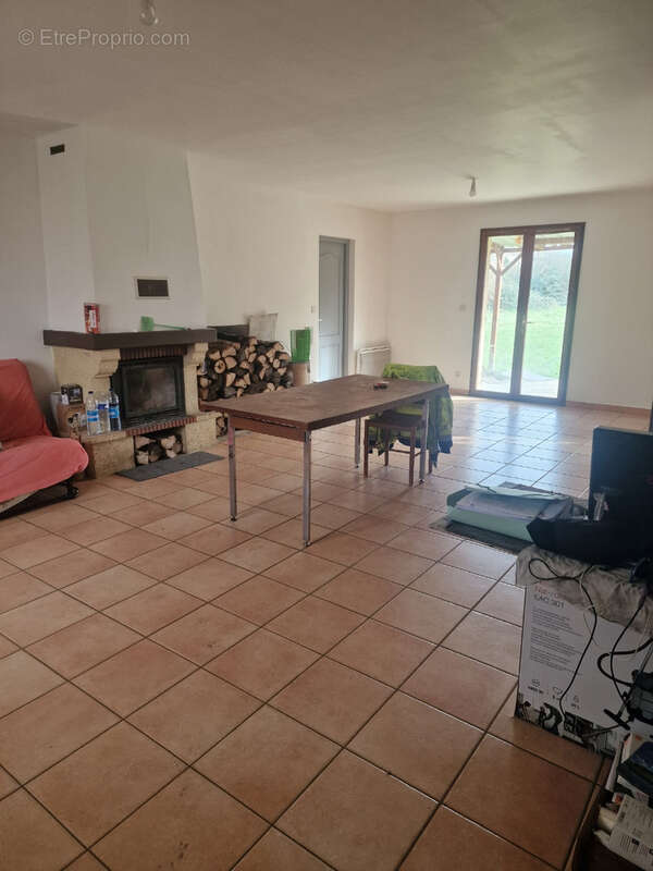 Maison à SAINT-PARDOUX-LA-RIVIERE