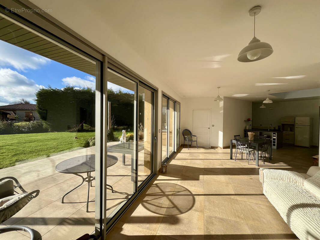 Maison à CHATILLON-SUR-CHALARONNE