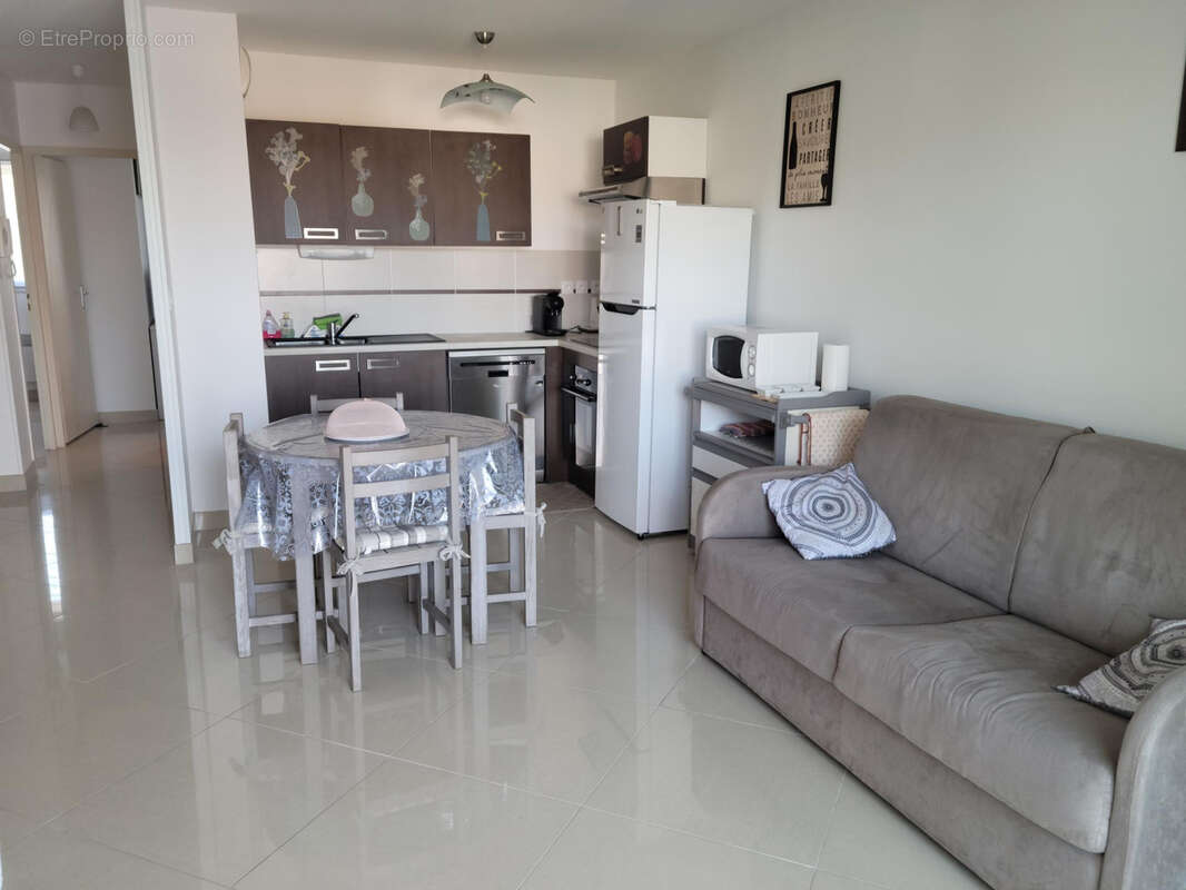 Appartement T3 Dans les Bas de Saint Pierre la Mer - photo 6
