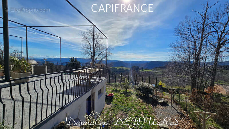 Ardèche - Magnifique Maison d'architecte de 184 m² habitable - Bel espace extérieur - Vue panoramique sur les montagnes ardèchoi - photo 34