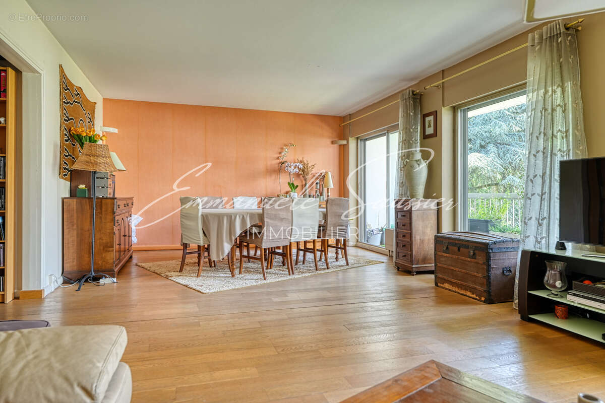Appartement à VILLE-D'AVRAY