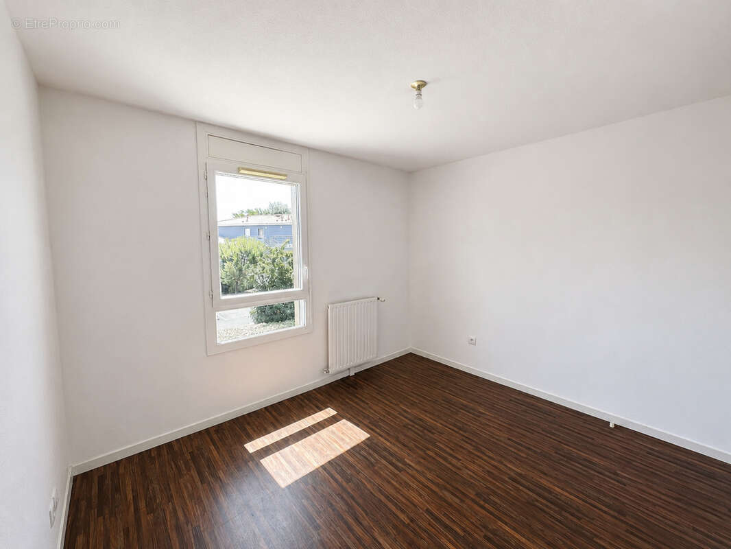YVRAC   Maison T4 en duplex de 91,14 m2 avec jardin, terrasse et carport - photo 8