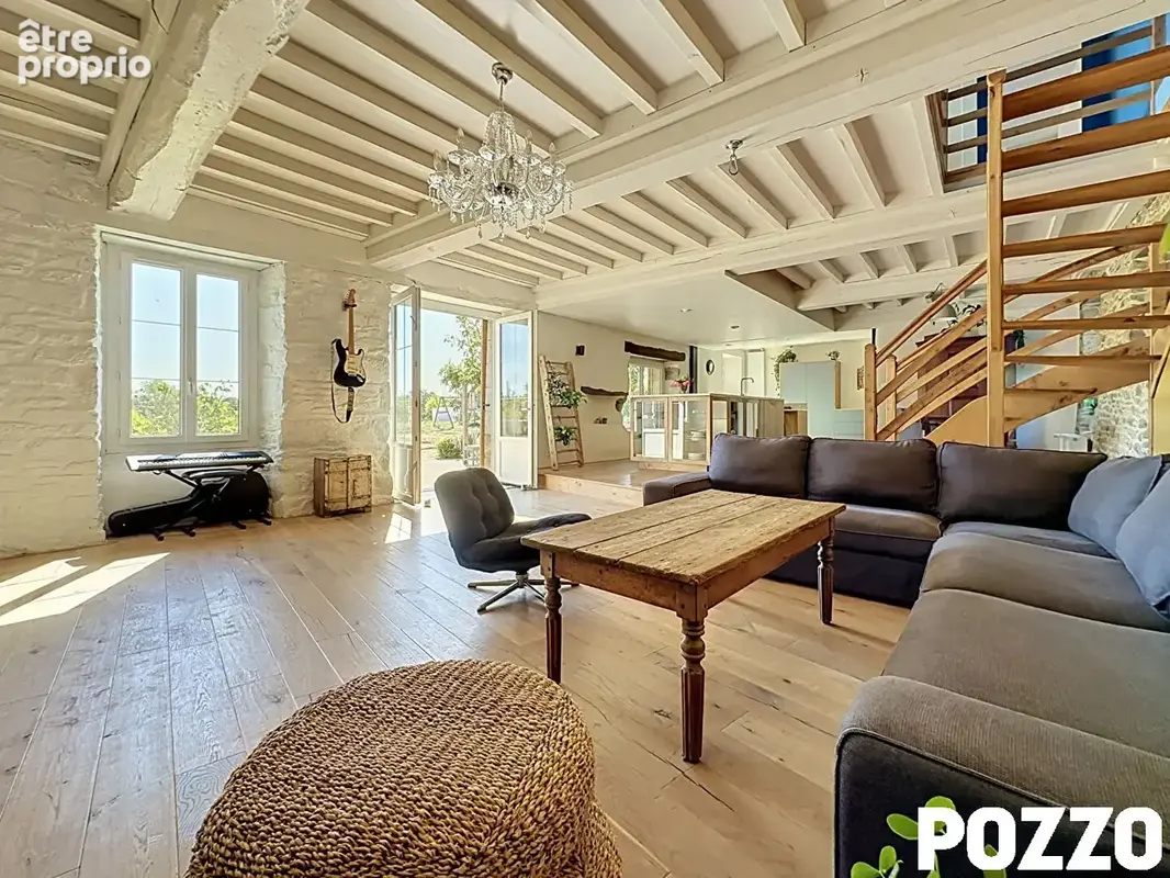 Maison en pierres du XVIIème siècle Bacilly 8 pièce(s) 286 m2 - 11929 m² de terrain - Possibilité chambres d'hotes - photo 5