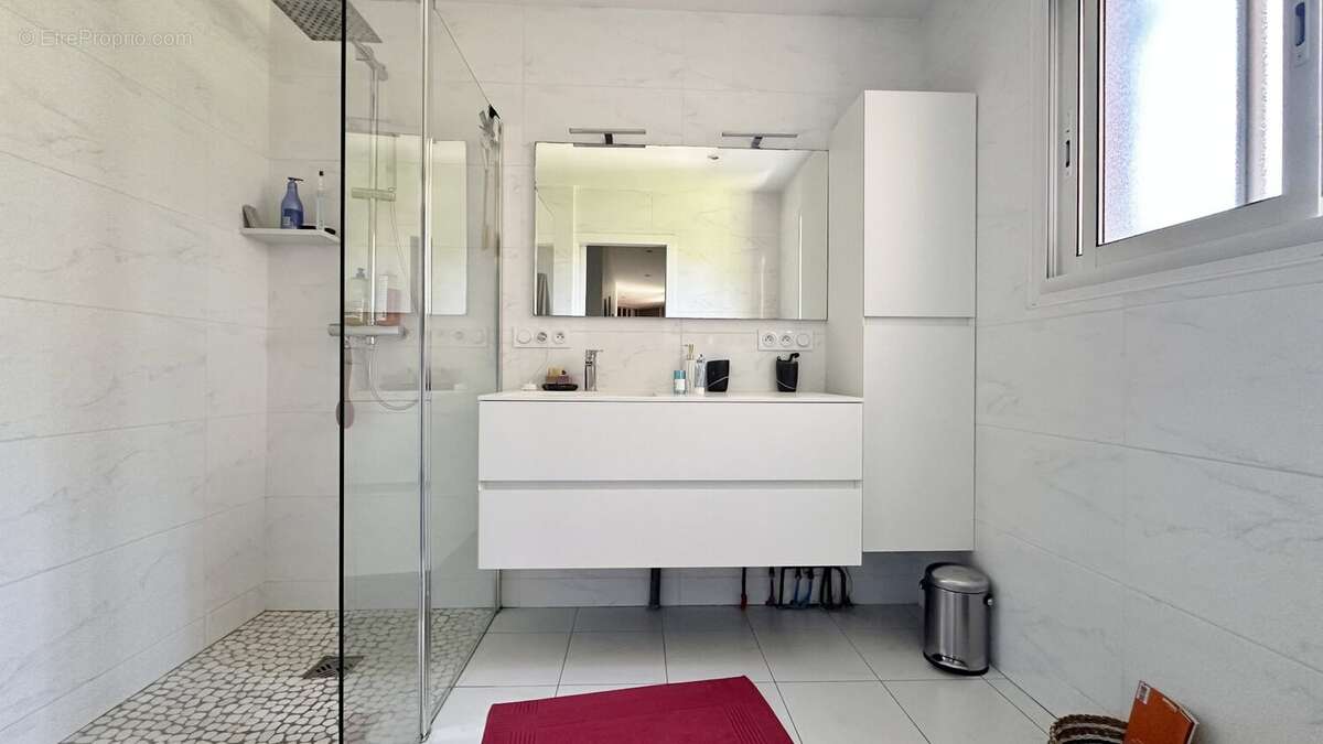 CAPBRETON  Quartier Les Vignes  Villa contemporaine avec piscine, grand jardin et dépendance - photo 18