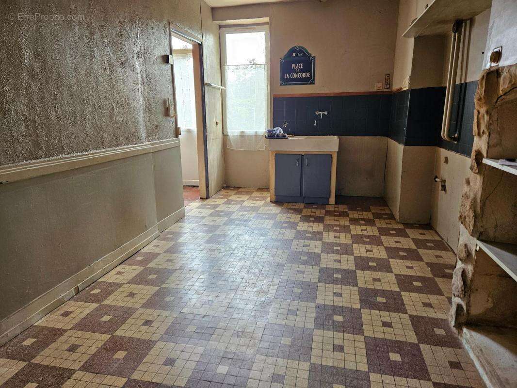 Maison à SAINT-LEONARD-DES-BOIS