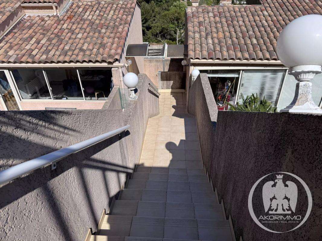 Appartement à EZE