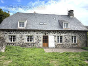 Maison à EGLISENEUVE-D'ENTRAIGUES