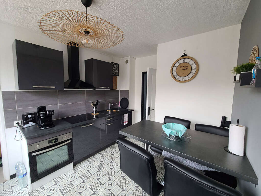 Appartement à FONTENAY-LE-FLEURY