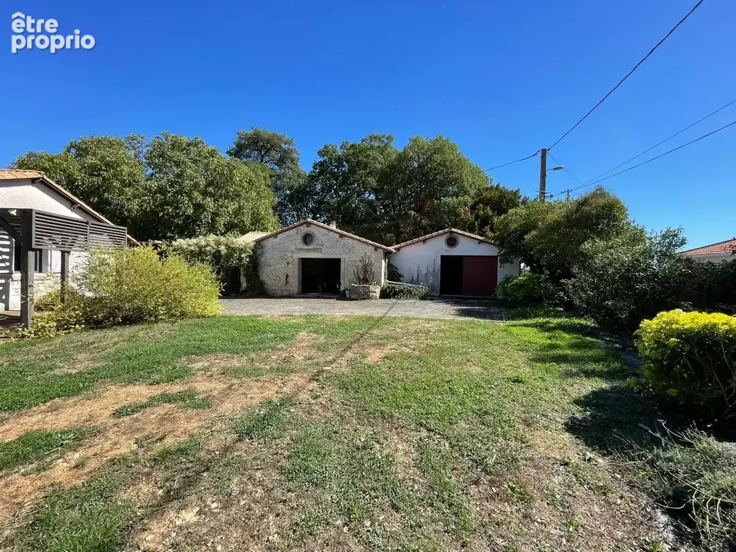 Propriété de charme  environ 200 m2 à Vouillé — Maison principale, T2 indépendant et dépendances en pierre - photo 16