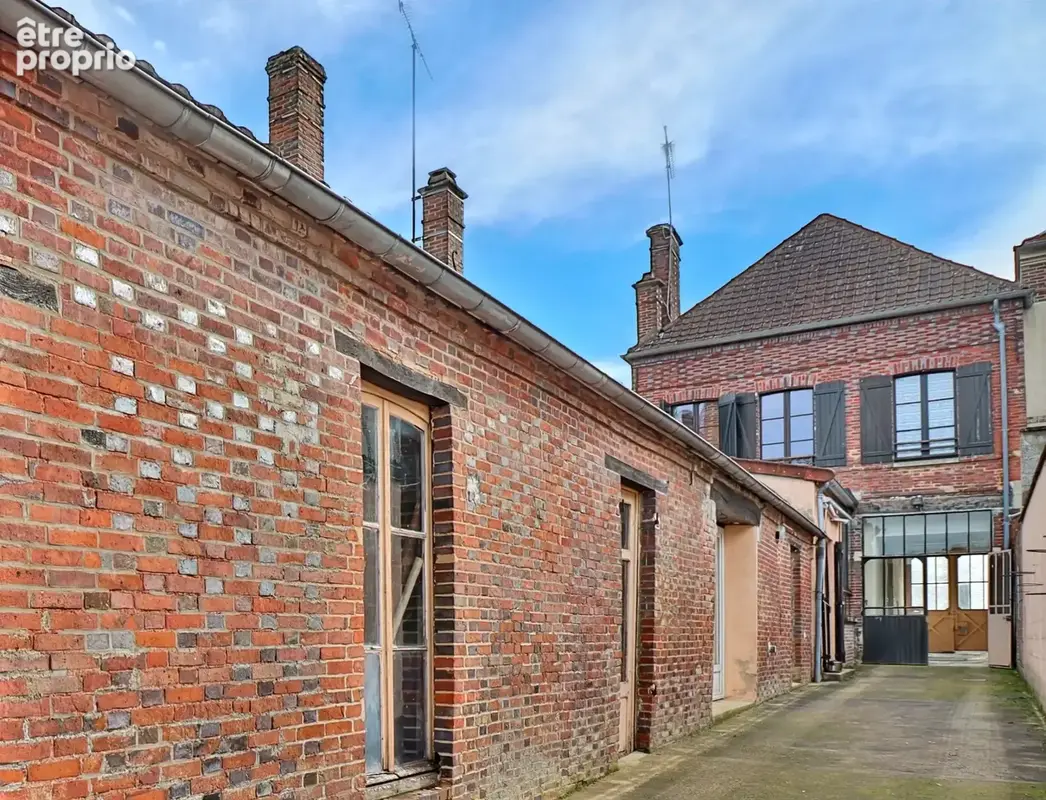 Maison pleine de charme en pierre   222 m2 de confort et de lumière dans un cadre paisible - photo 9