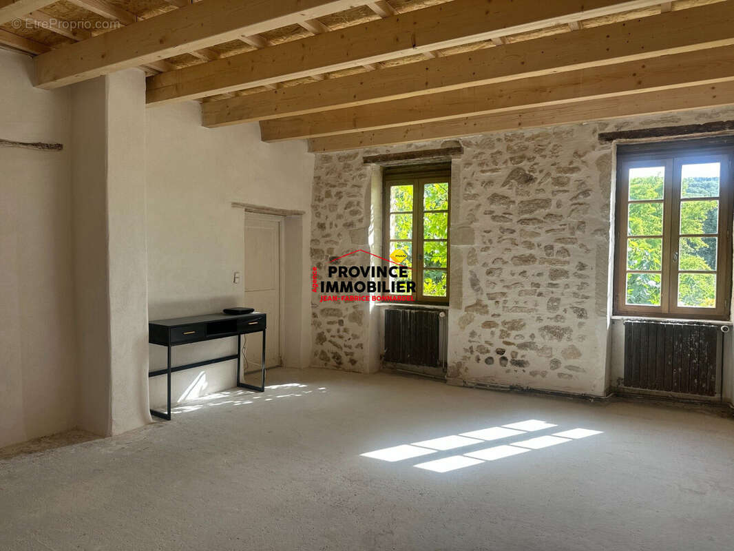 Maison 404 m² à Chantemerle-Les-Grignan  - photo 6