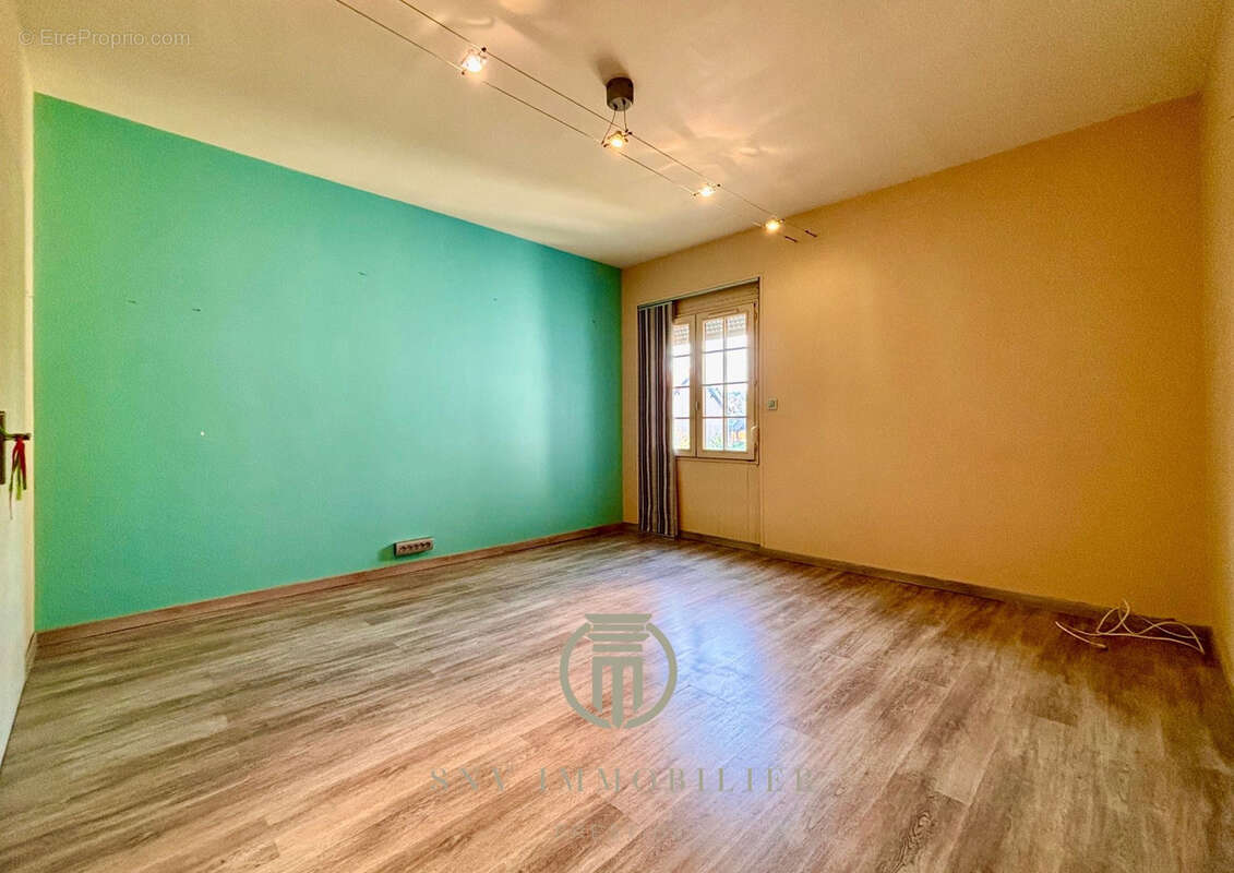 Grande propriété familiale de 357 m2 avec sous-sol de 300 m2 et potentiel de division, à 15 min de Paray-le-Mo - photo 21