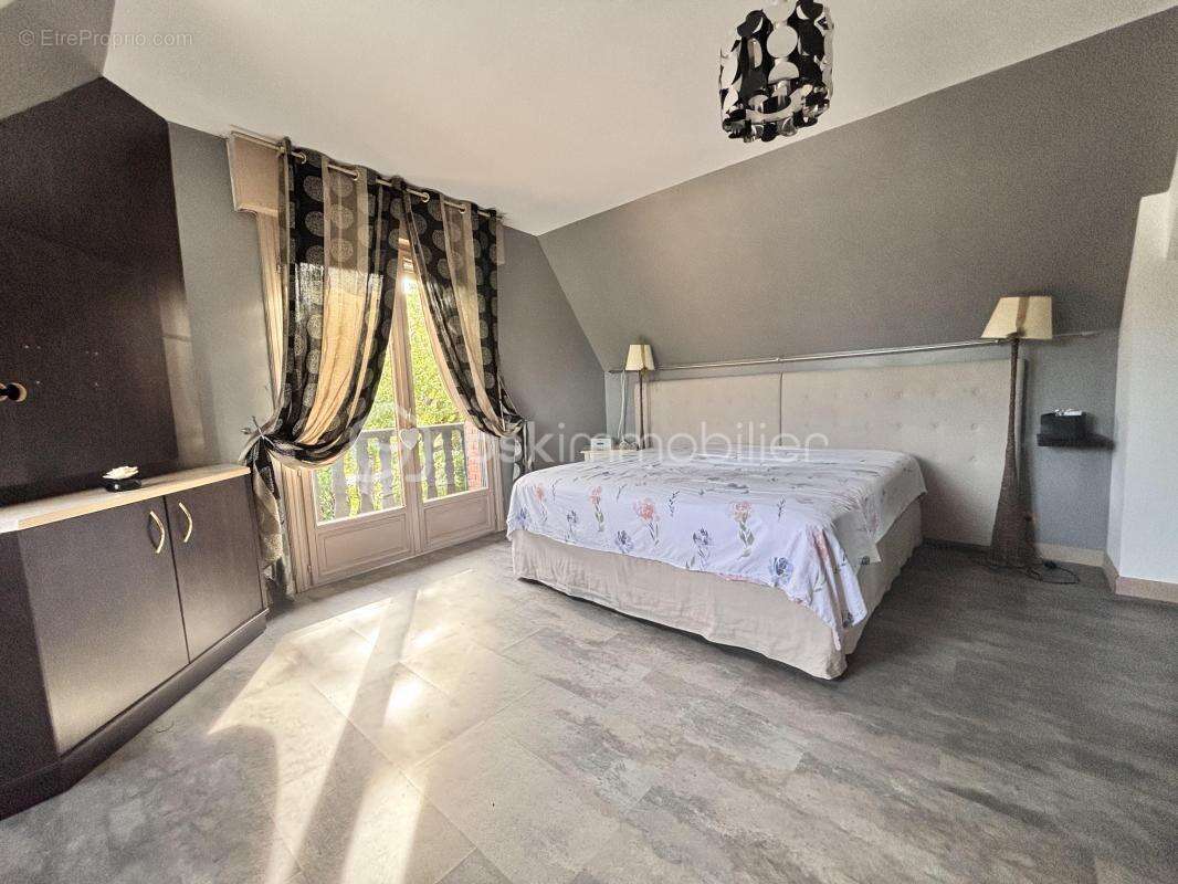 Maison à AUBRY-DU-HAINAUT