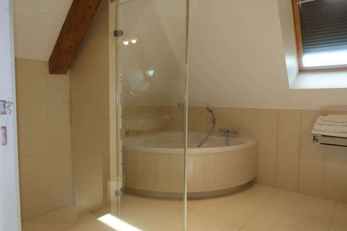 Maison à ECOLE-VALENTIN