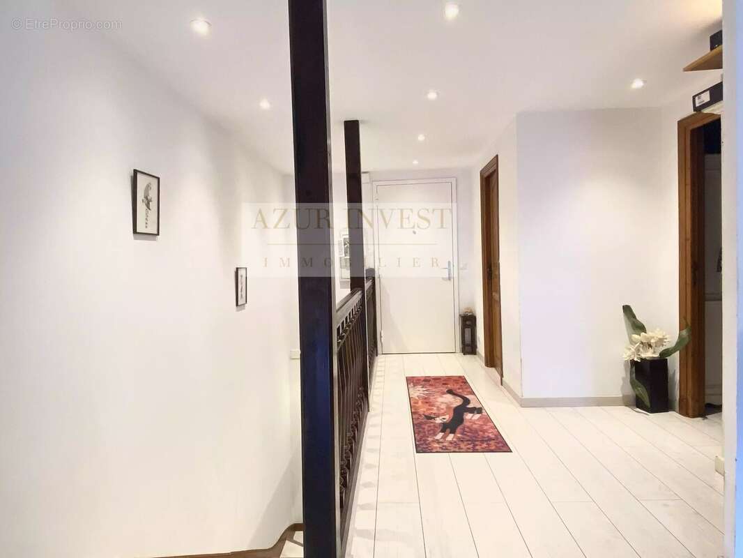 Appartement à ROQUEBRUNE-CAP-MARTIN