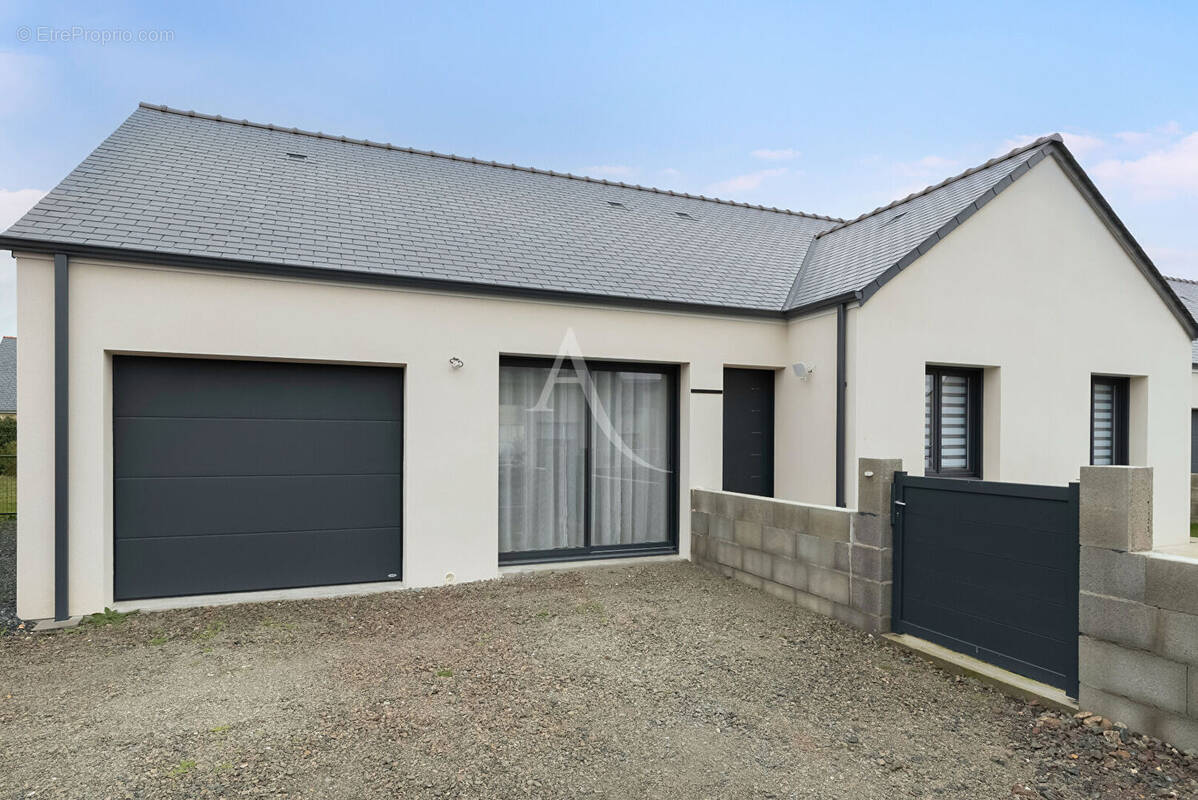 Maison à BRISSAC-QUINCE