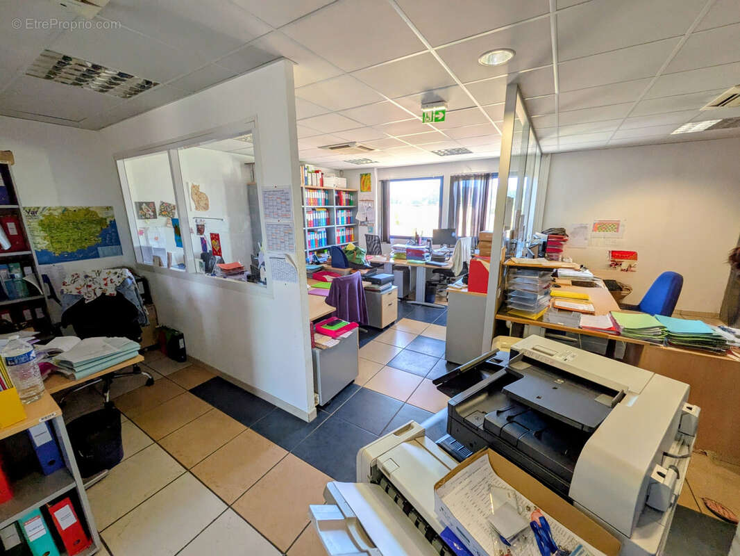 Commerce à SIX-FOURS-LES-PLAGES