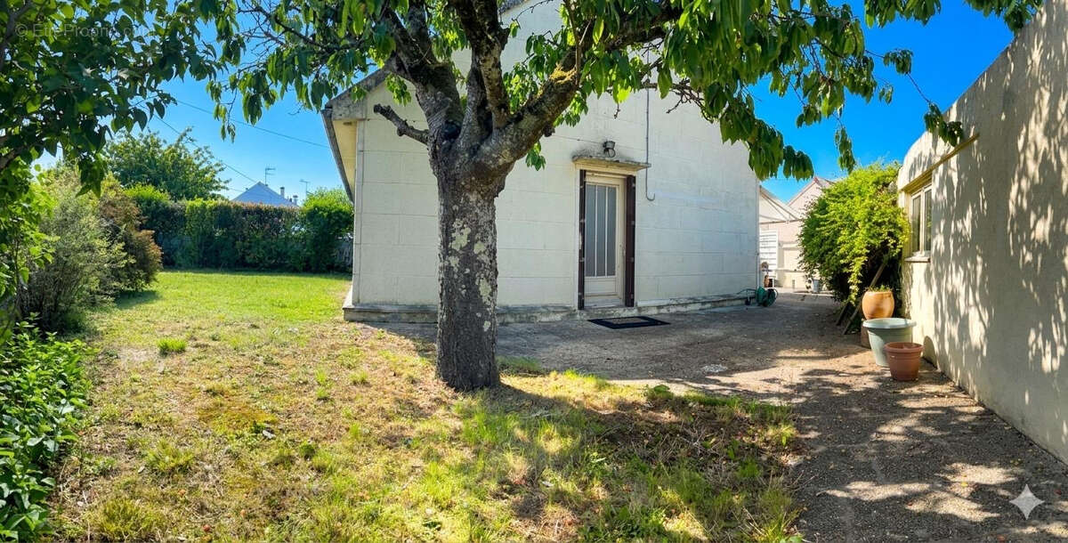 Maison à VERT-SAINT-DENIS