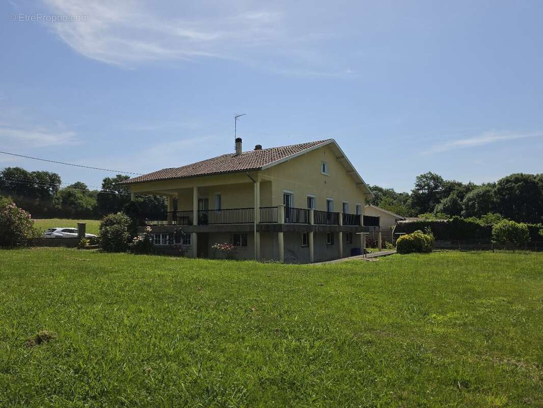 Maison à PUYOO