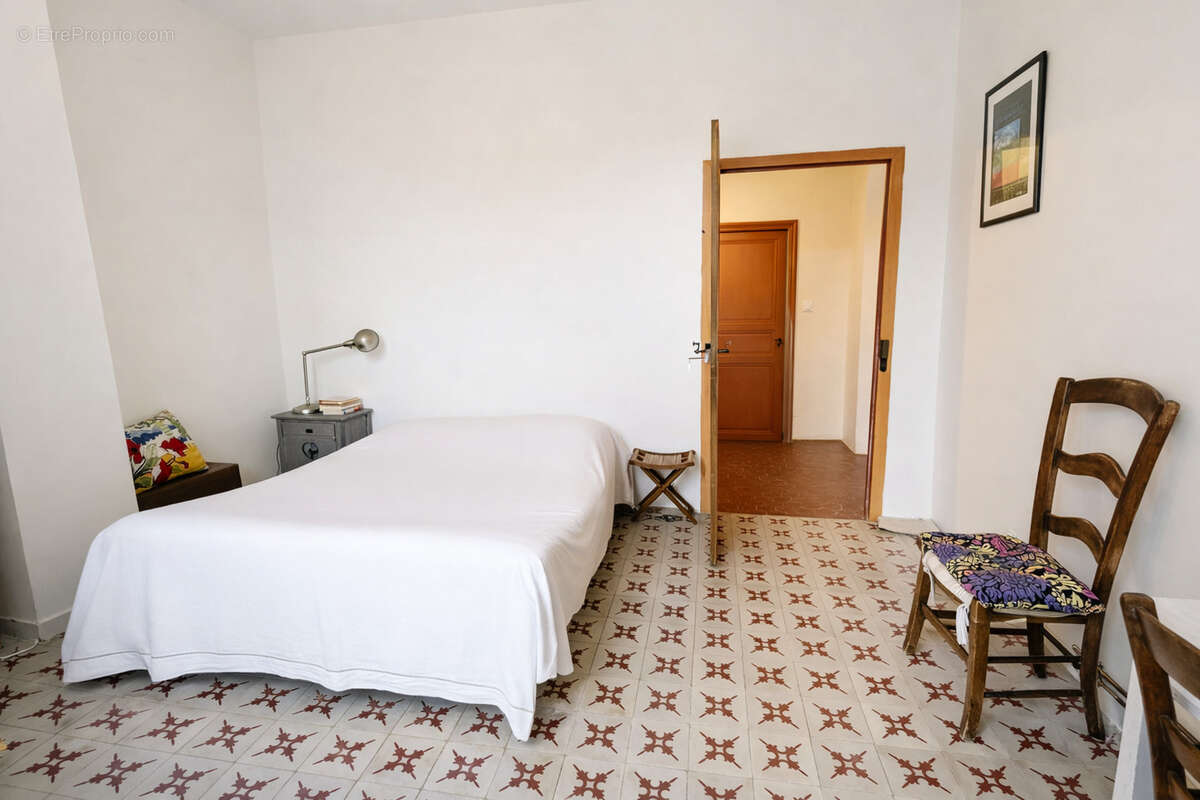 Grande Maison de Maître   120 m2 habitables avec combles aménageables, proche Narbonne et Béziers - photo 4