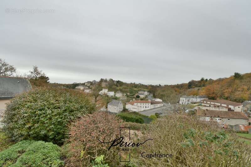 Maison à ARGENTON-CHATEAU