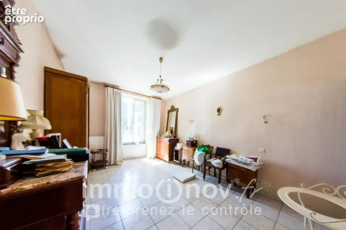 EXCLUSIVITE - Ensemble immobilier à rénover avec maison, appartement et garage - photo 11