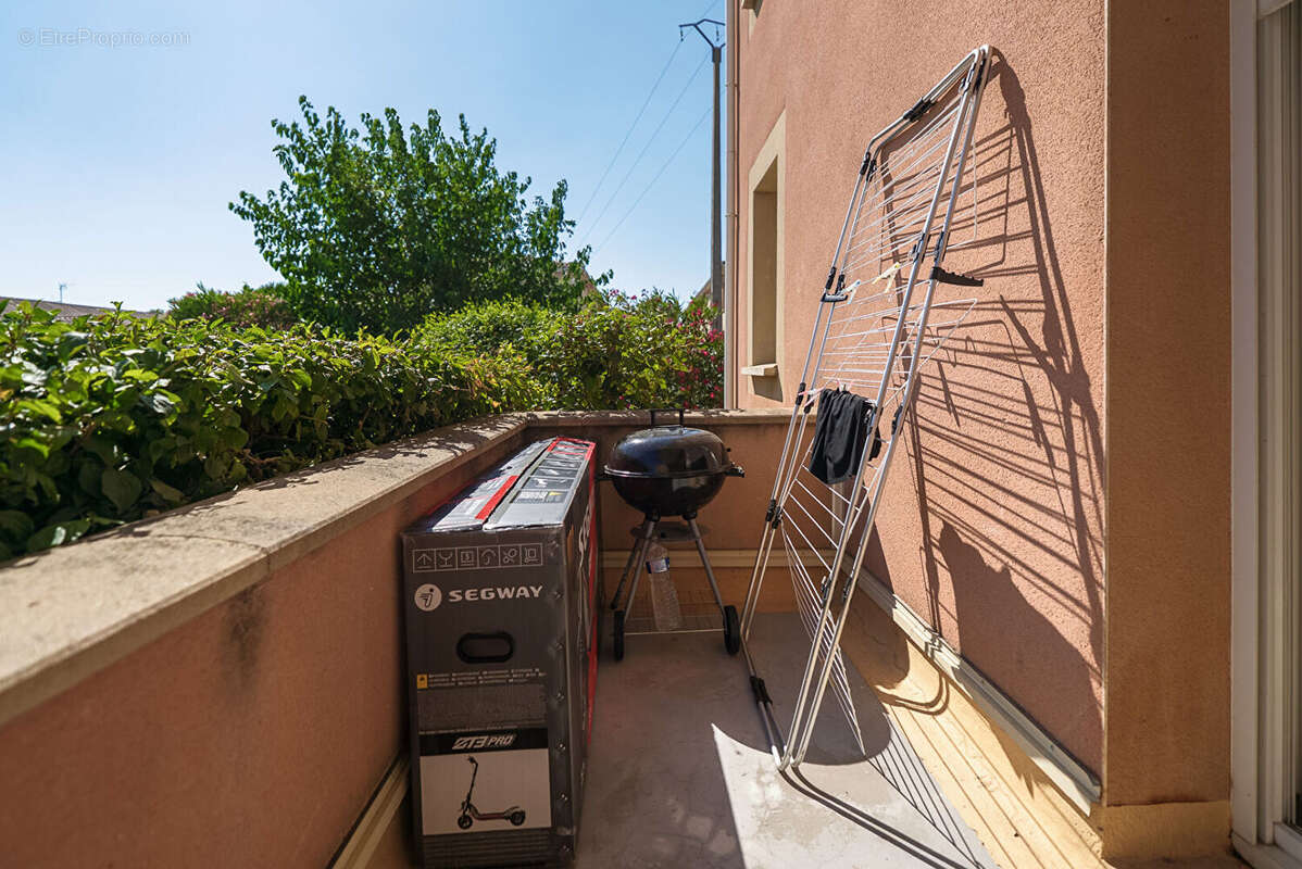 CARCASSONNE - PERIPHERIE Appartement T2 45m² avec terrasse et place de parking privative - photo 3