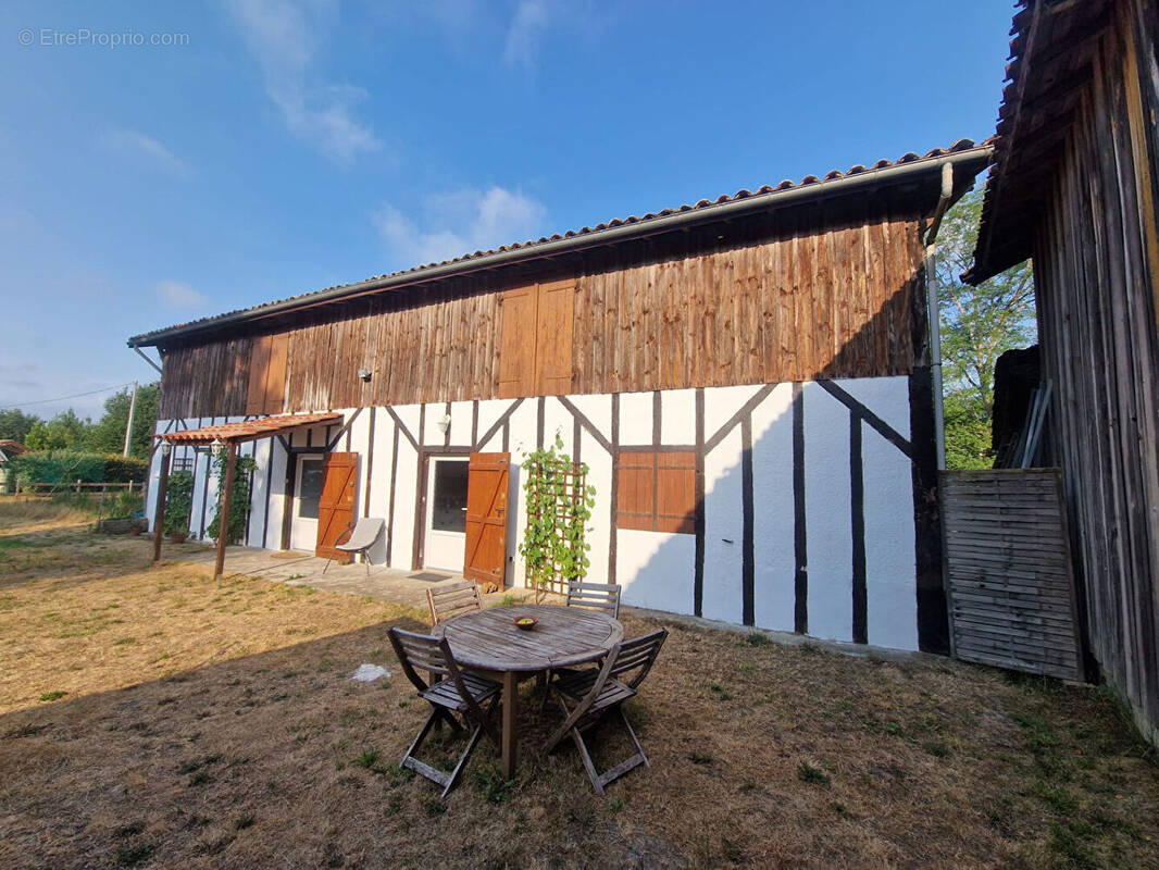 Maison à MOUSTEY