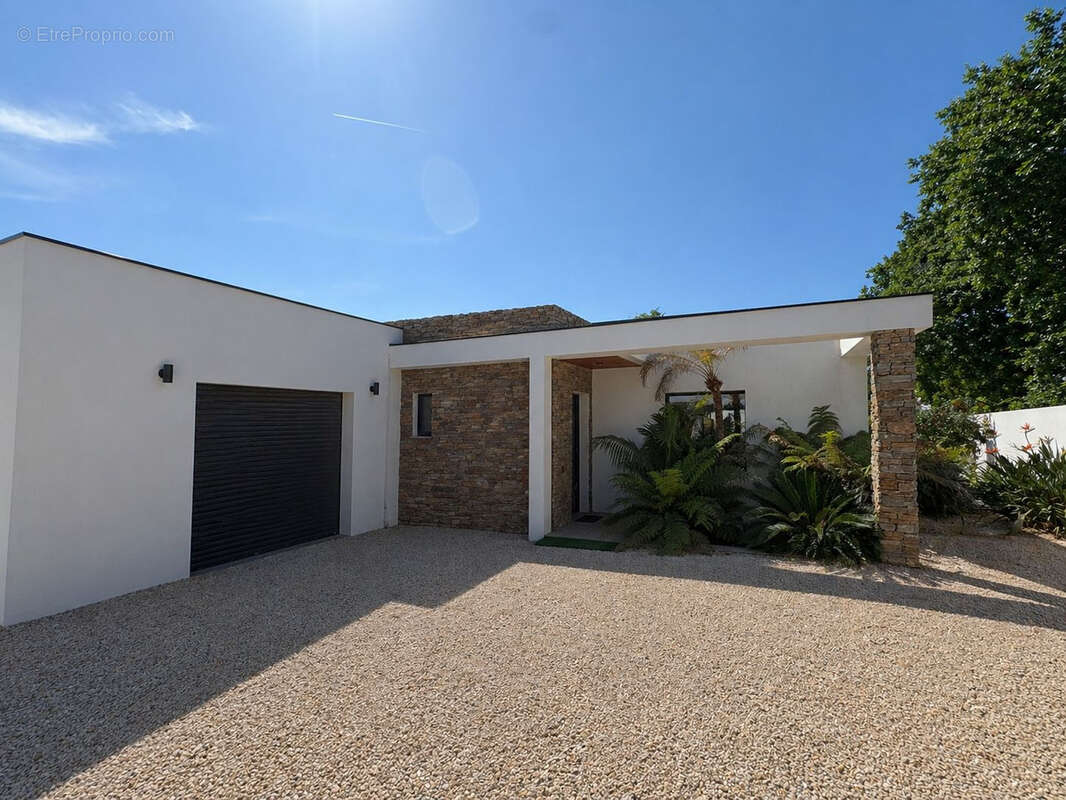 Maison à PUGET-SUR-ARGENS