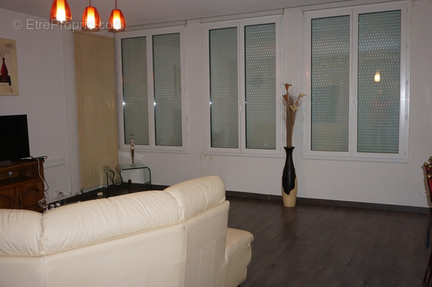 Commerce à PARAY-LE-MONIAL