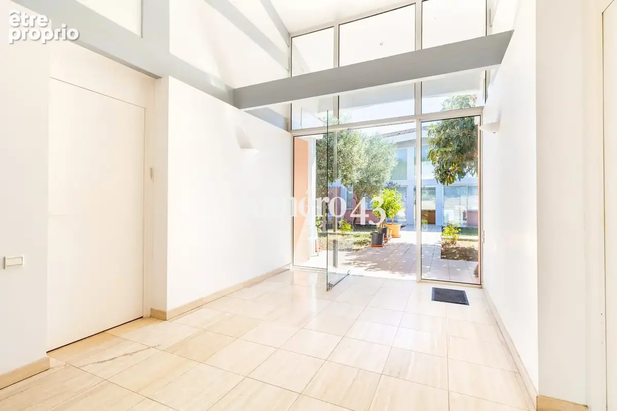 Maison 11 pièces 443 m² à vendre à Beychac-Et-Caillau (33750) - photo 2