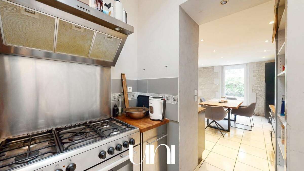 Maison à CORMELLES-LE-ROYAL