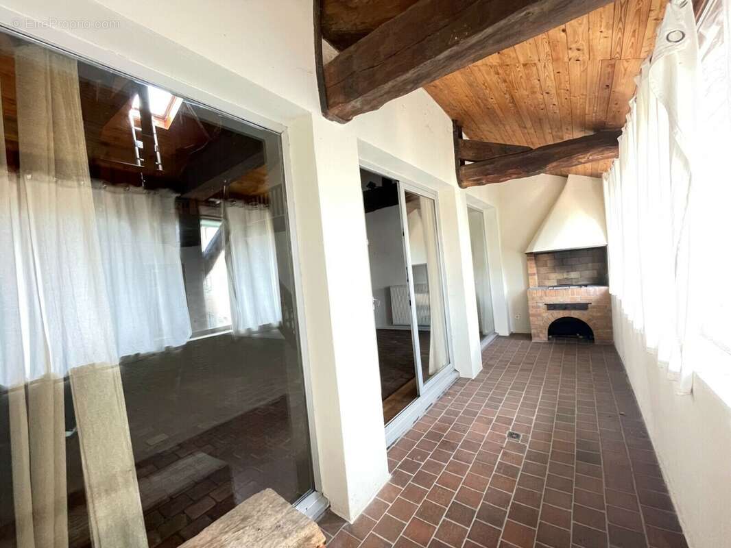 Appartement à PONT-DE-VEYLE