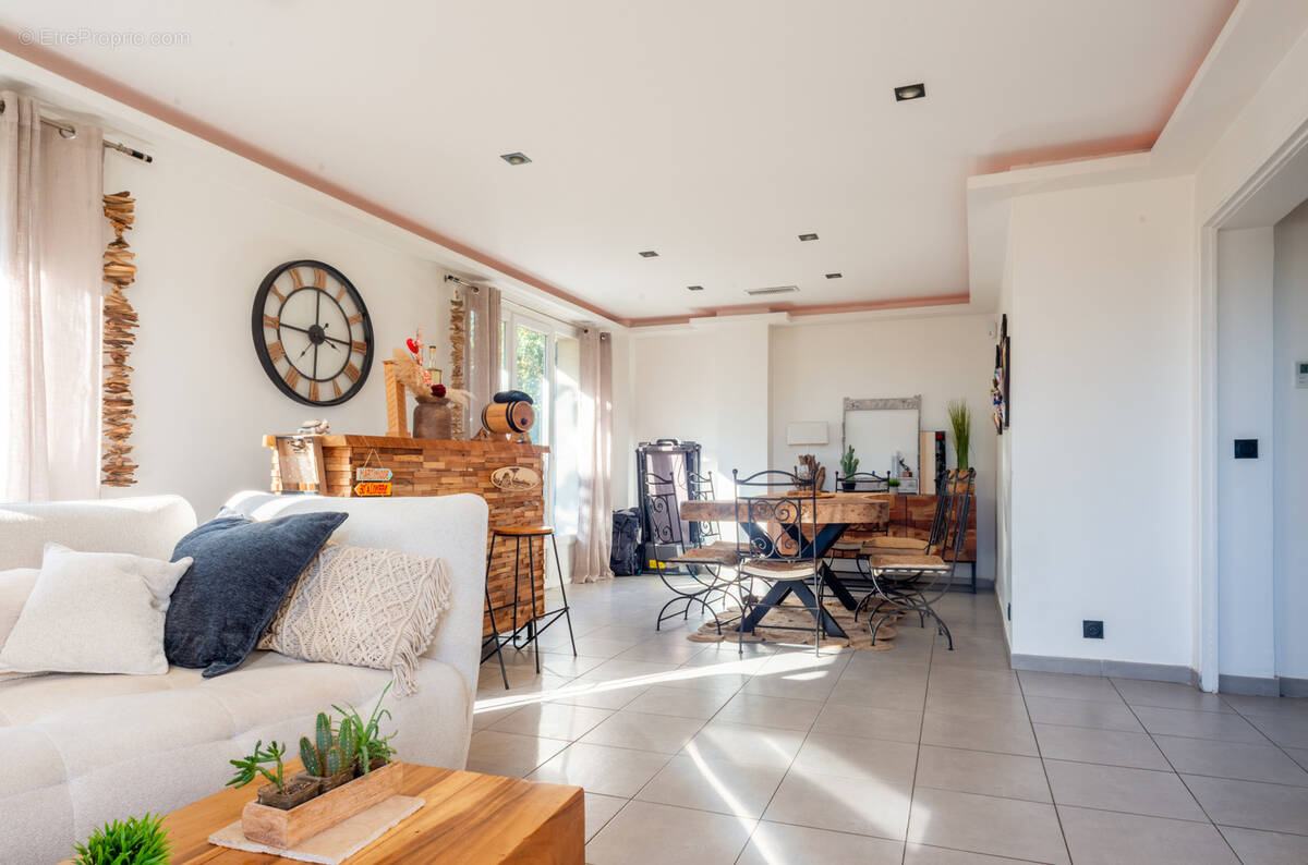 Appartement à LA VALETTE-DU-VAR