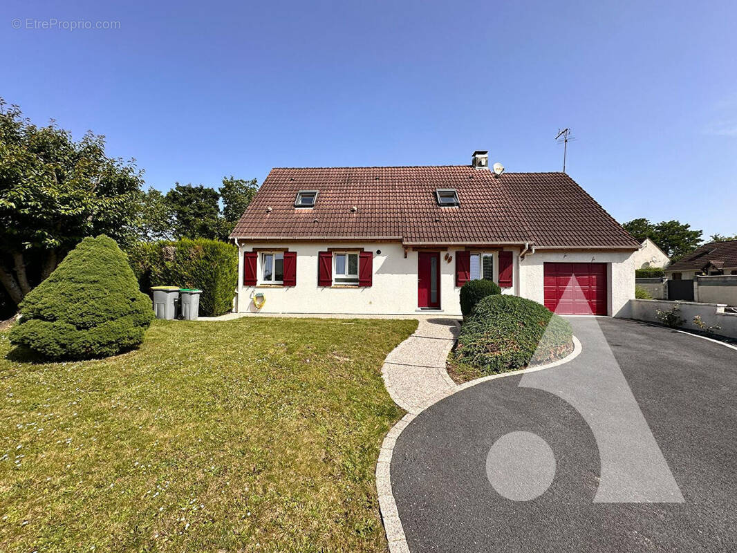 Maison Laigneville 6 pièce(s) 115 m2 - photo 1