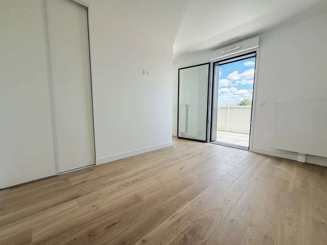 Appartement à MONT-SAINT-AIGNAN