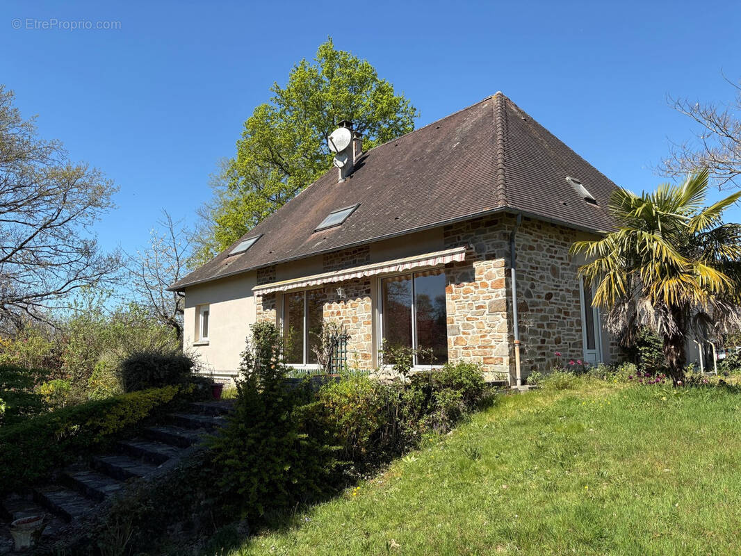 Maison à COUSSAC-BONNEVAL