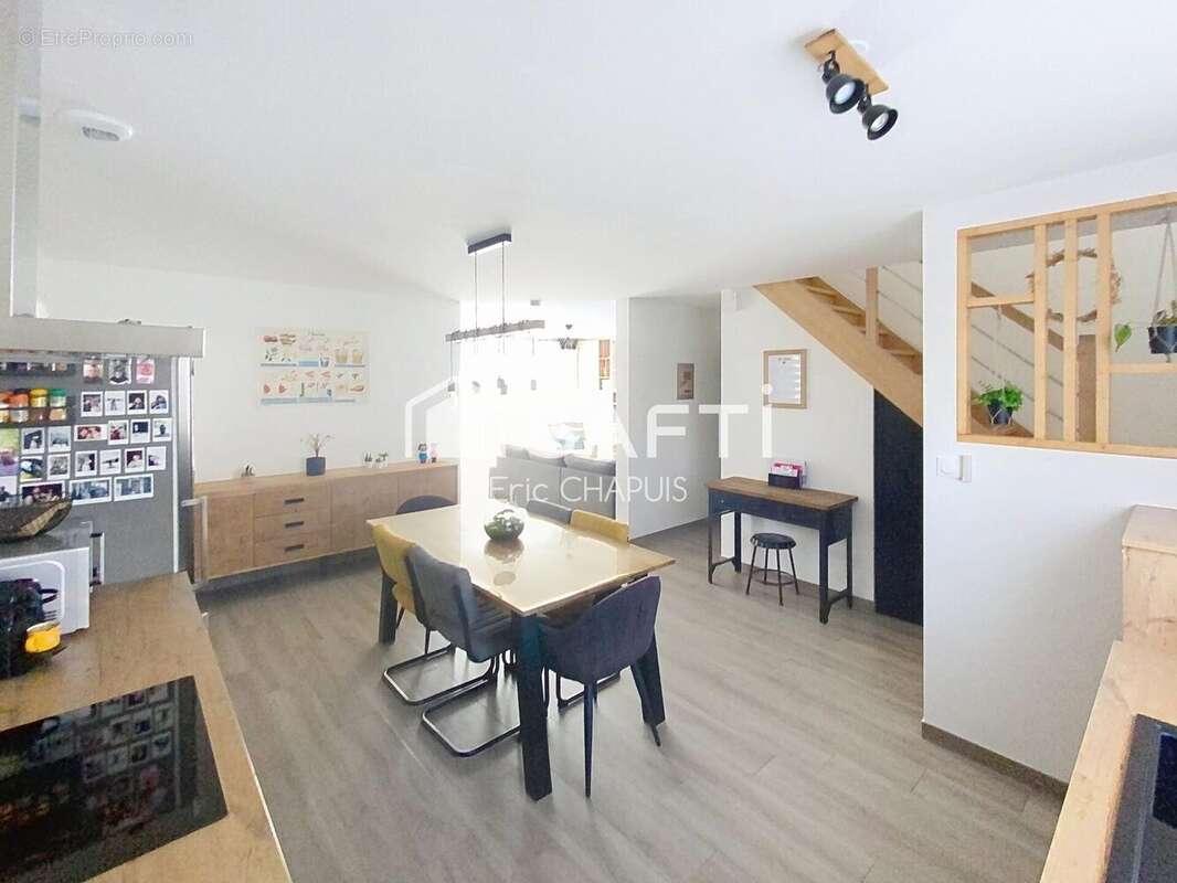 Maison 136 m² à Noyal-Chatillon-Sur-Seiche  - photo 5