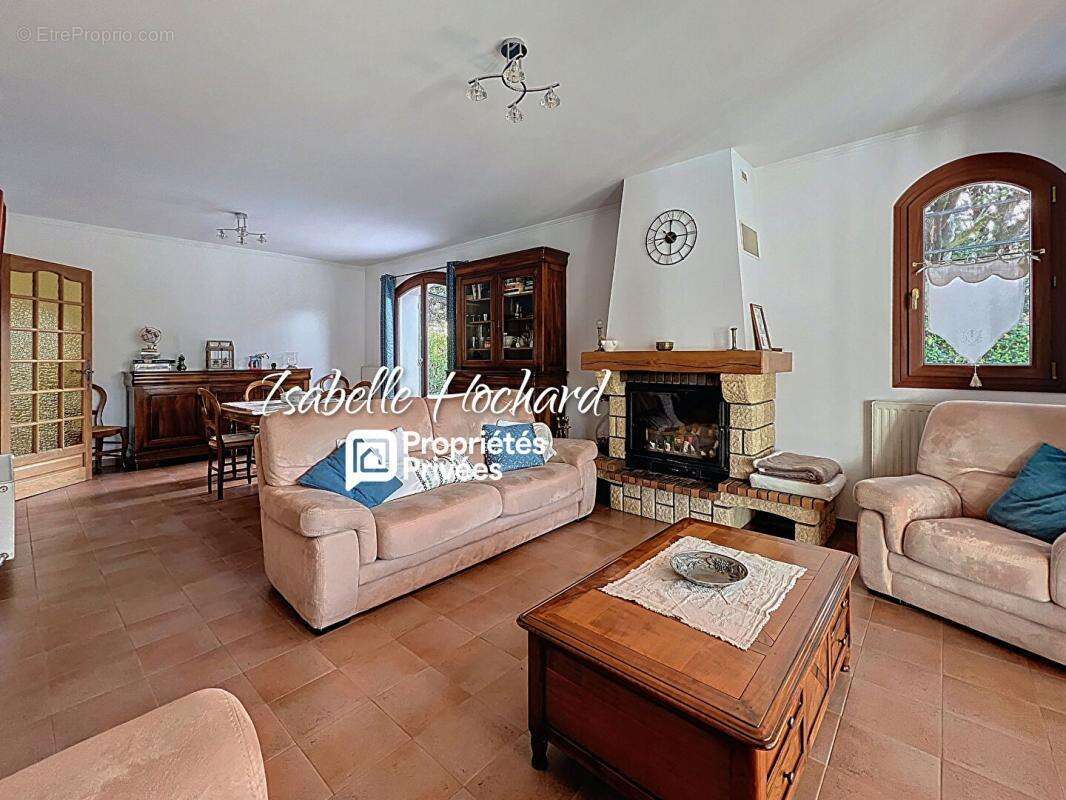 Maison Saint Maximin La Sainte Baume 5 pièce(s) 123 m² - photo 6